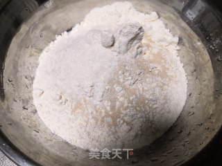 奶香紫薯南瓜包的做法步骤：1