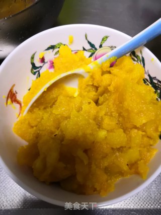 奶香紫薯南瓜包的做法步骤：2