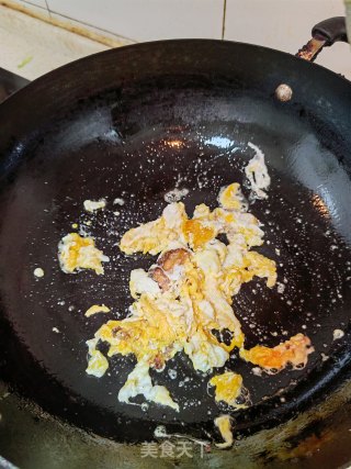 葱香鸡蛋面的做法步骤：2