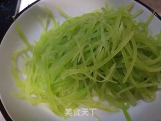 口味莴笋丝的做法步骤：5