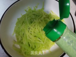 口味莴笋丝的做法步骤：9