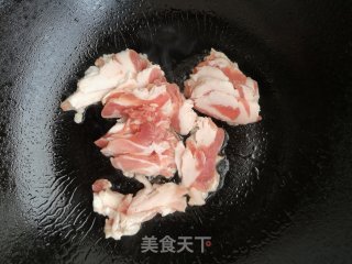 五花肉炒白萝卜的做法步骤：3