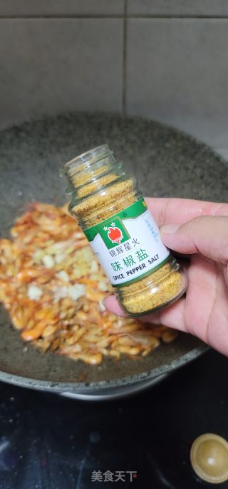 爆炒沙虾的做法步骤：5