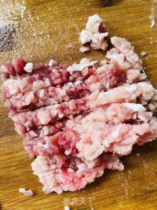 肉末扒菠菜的做法步骤：2
