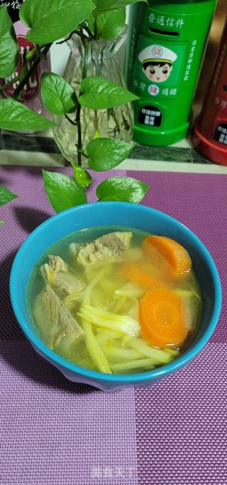 胡萝卜黄花菜排骨汤的做法步骤：7