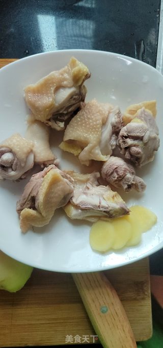 黄花菜煲老母鸡汤的做法步骤：3
