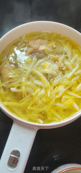 黄花菜煲老母鸡汤的做法步骤：6