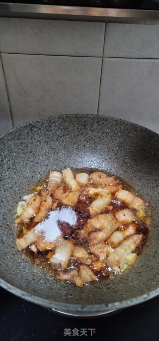 五花肉炖笋干的做法步骤：6