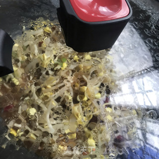 黄豆芽炖粉条的做法步骤：7