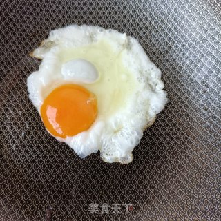 鸡蛋花心萝卜三明治的做法步骤：3