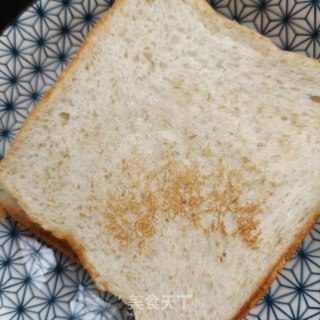 鸡蛋花心萝卜三明治的做法步骤：6