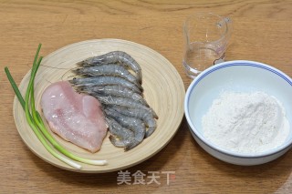 番茄浓汤鸡肉鲜虾小馄饨的做法步骤：1