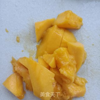麦片芒果奶昔的做法步骤：1