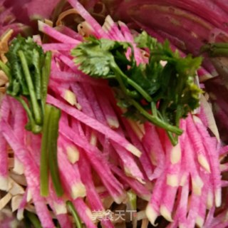 油豆皮肉片拌花心萝卜的做法步骤：11