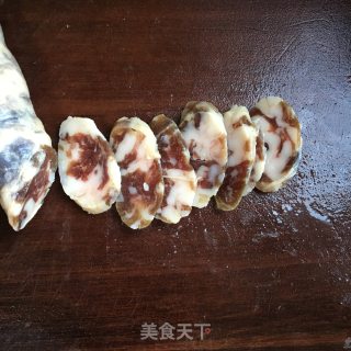 腊肠蒸土豆的做法步骤：2