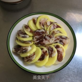 腊肠蒸土豆的做法步骤：3