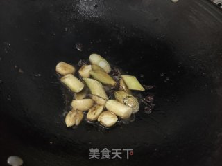 铁锅炖梭鱼的做法步骤：7