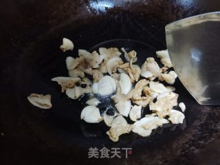 擂辣椒炒油渣的做法步骤：5