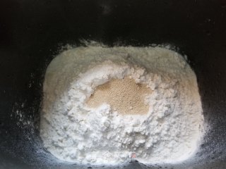核桃蔓越莓软欧的做法步骤：2