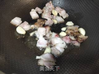 土豆炖五花肉的做法步骤：1