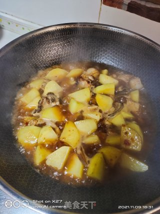 土豆炖五花肉的做法步骤：3
