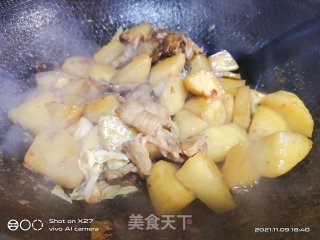 土豆炖五花肉的做法步骤：4