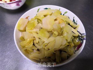 酸菜炖牛肉的做法步骤：2