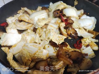 五花肉白菜炒年糕的做法步骤：4