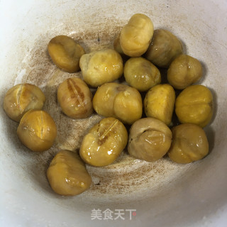 板栗南瓜蒸鸡腿的做法步骤：4
