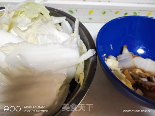 五花肉炒白菜的做法步骤：1