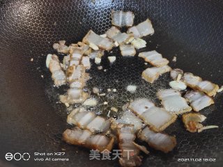 五花肉炒白菜的做法步骤：2