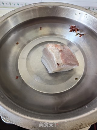 汆白肉的做法步骤：4