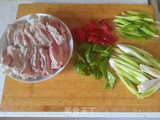 回锅肉的做法步骤：2