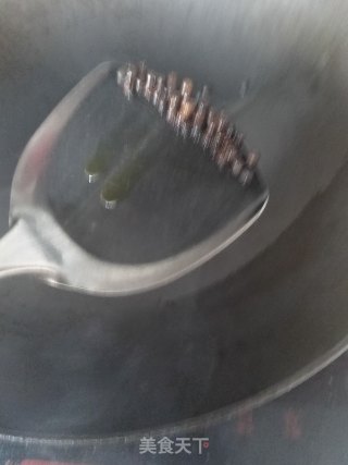 回锅肉的做法步骤：4