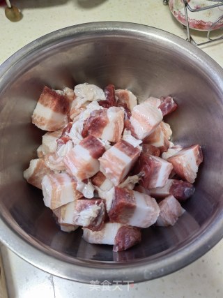 红烧肉炖海带的做法步骤：2