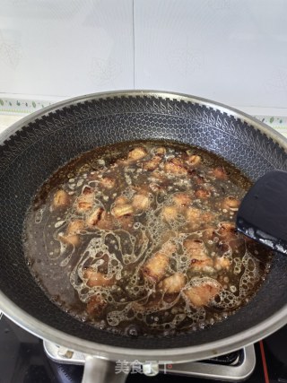 红烧肉炖海带的做法步骤：10
