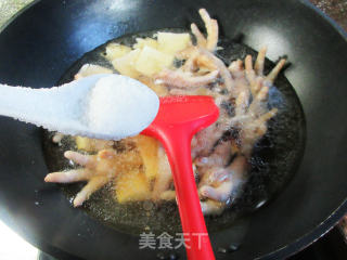 冬笋烧鸡爪的做法步骤：9