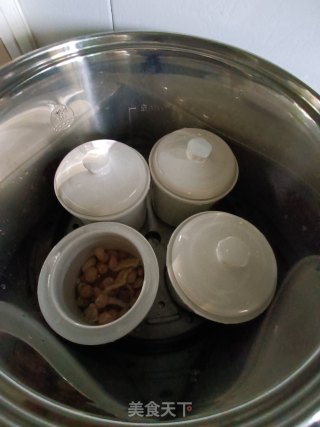 花生炖鱼胶的做法步骤：5