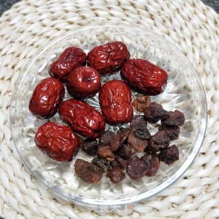 红枣桂圆大麦茶的做法步骤：1