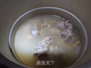 排骨炖墨鱼的做法步骤：7