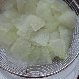 蒜蓉肠炒冬瓜的做法步骤：4