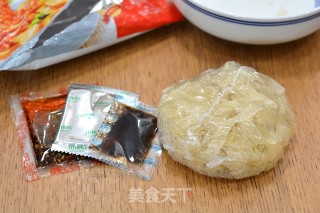红油面皮的做法步骤：3