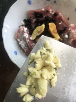 蒜蓉豆豉蒸小排的做法步骤：6