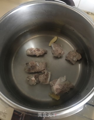 木瓜排骨汤的做法步骤：4