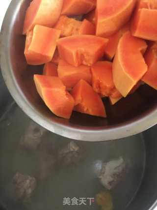 木瓜排骨汤的做法步骤：5