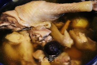 五指毛桃煲鸡汤的做法步骤：4
