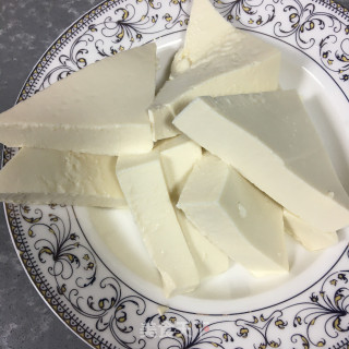 白菜炖豆腐的做法步骤：1