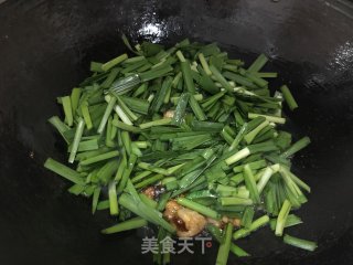 五花肉炒韭菜的做法步骤：7