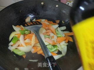 胡萝卜炒洋葱的做法步骤：8