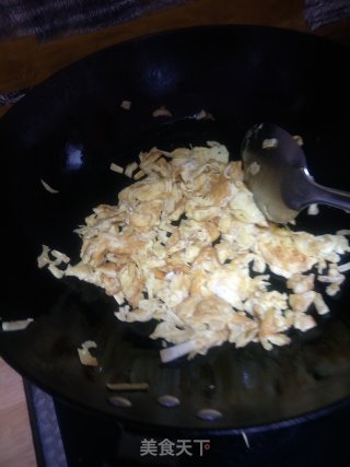 菠萝蜜的边角料炒鸡蛋的做法步骤：6